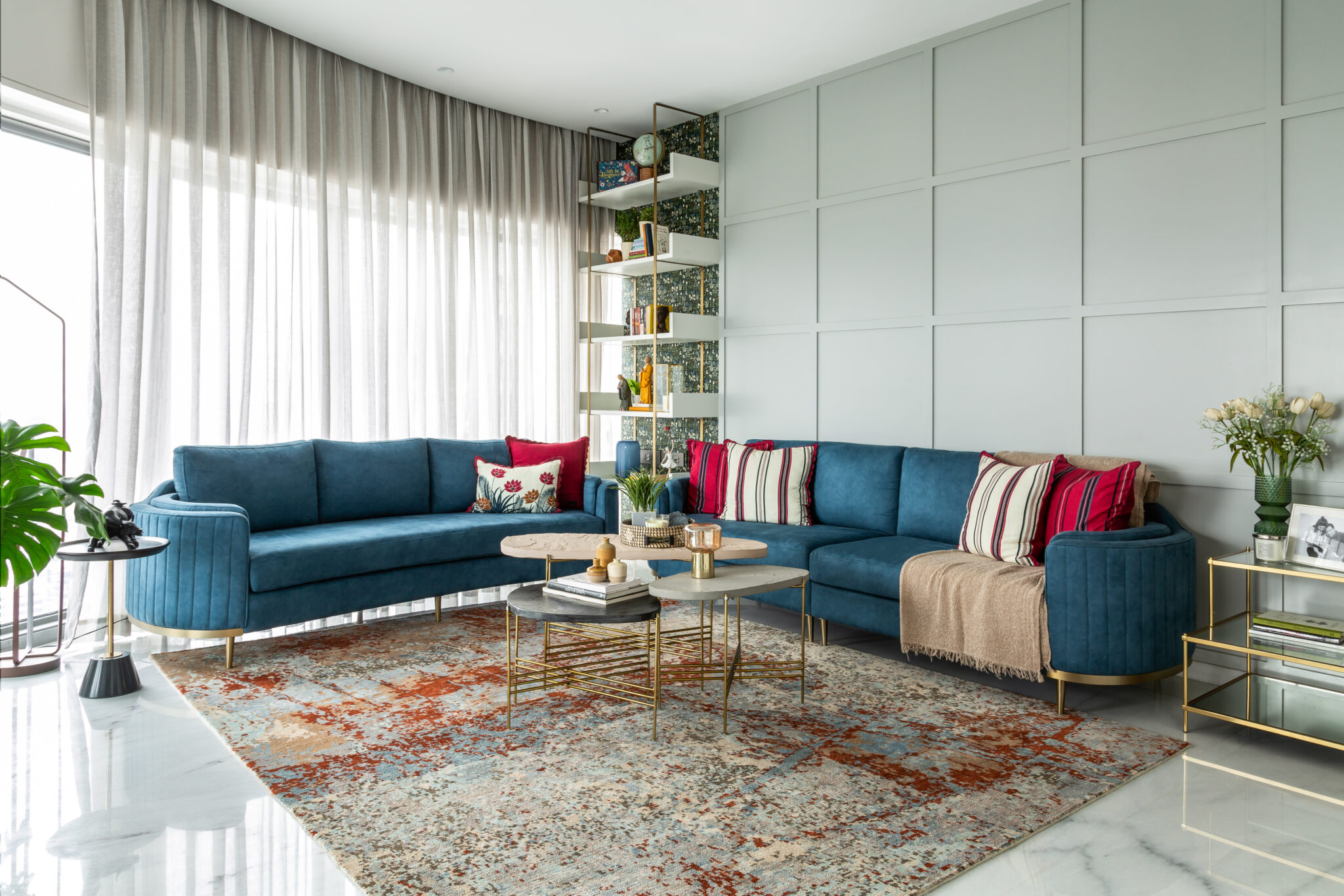 House of hues – Designed by P&T Design Studios, this 1500 Sqft apartment in one of the iconic towers in Mumbai is an epitome of modern elegance — P & T Design Studios, Lodha World Towers, Mumbai
