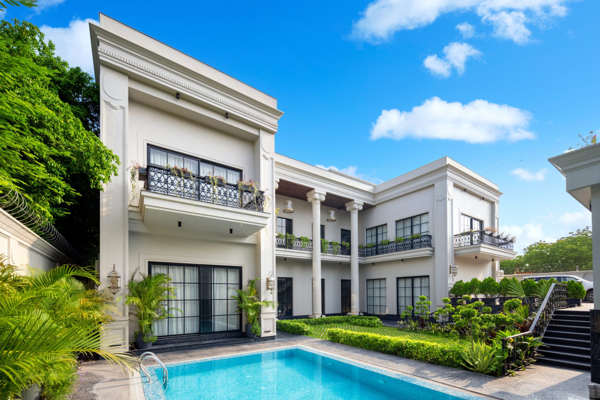 This New Delhi farmhouse is a neoclassical rendezvous that expresses magnificence and grandeur – The Palladio by KVIRAAJ — ,  Vasant Kunj, Delhi 