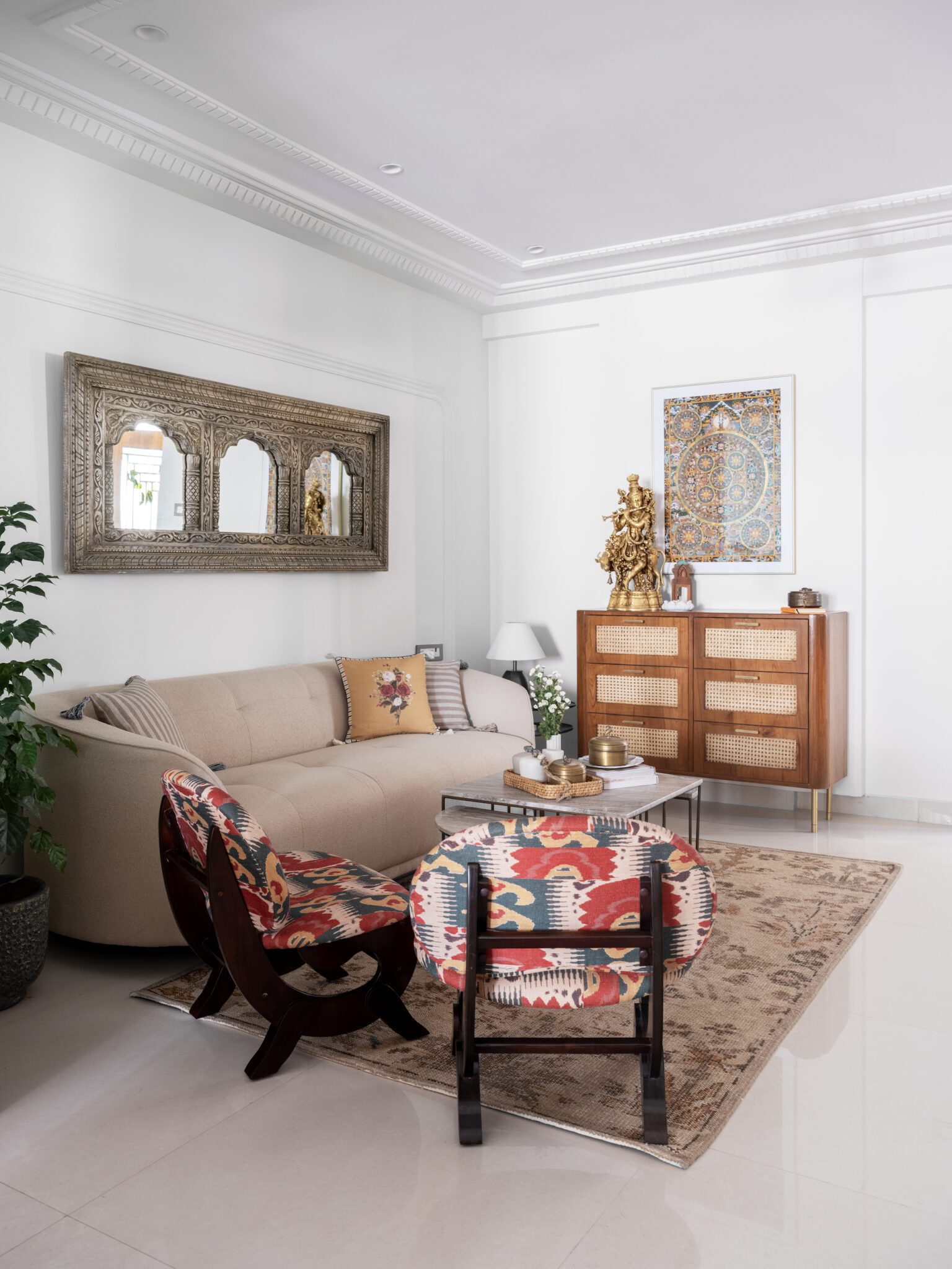 The Transitional Apartment: Harmonising Vintage Elegance with Modern Comfort – By The Crenovate Designers — The Crenovate Designers, Hyderabad