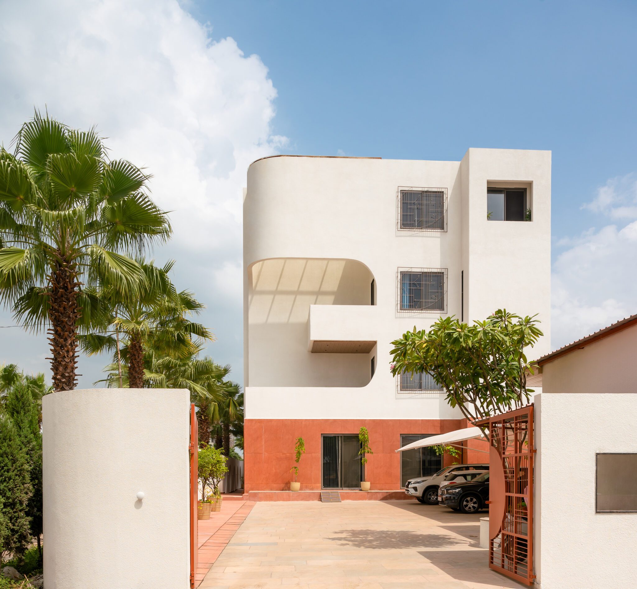 Vardaan by White Tree Architects: A Warm, Minimalist Home Designed to Hold the Evolving Story of Four Generations — White Tree Architects, Raipur, Chhatisgarh